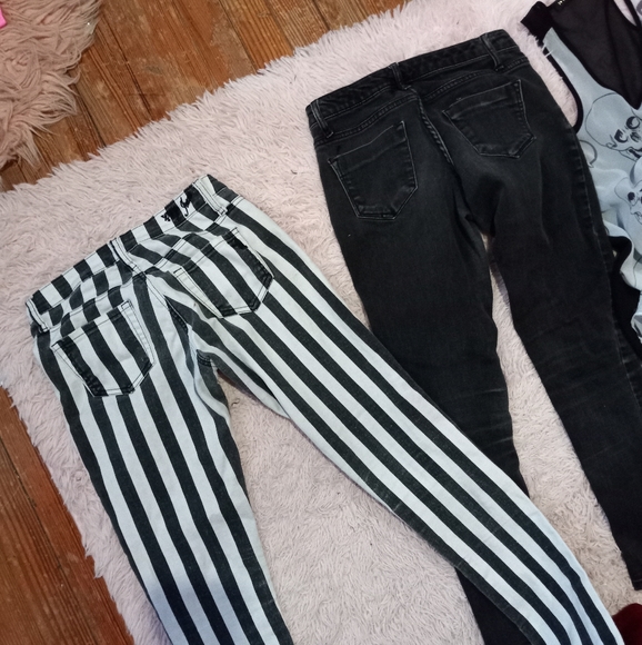 Goth girl starter kit bundle huge lot! 8 pieces blk&wht aesthetic 8 piece- SOLD - Picture 15 of 16